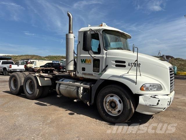 Mack CXN613 Cavalos Mecânicos