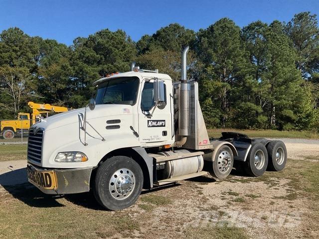 Mack CXN613 Cavalos Mecânicos