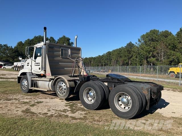 Mack CXN613 Cavalos Mecânicos
