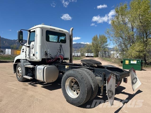 Mack CXU612 Cavalos Mecânicos