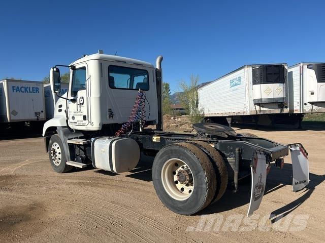 Mack CXU612 Cavalos Mecânicos