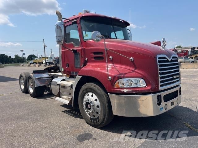 Mack CXU612 Cavalos Mecânicos