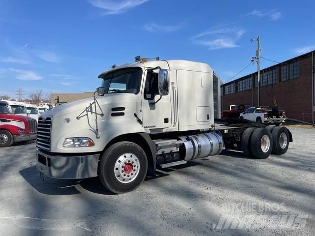 Mack CXU613 Cavalos Mecânicos