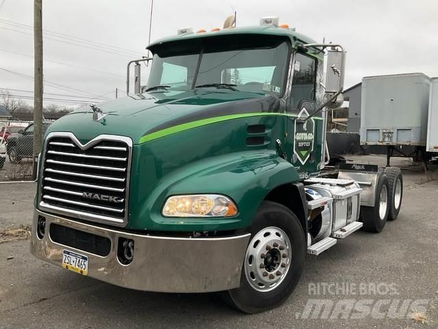 Mack CXU613 Cavalos Mecânicos