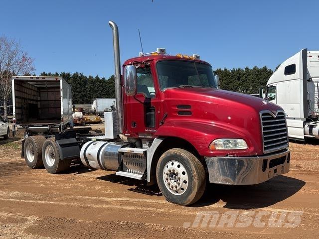 Mack CXU613 Cavalos Mecânicos