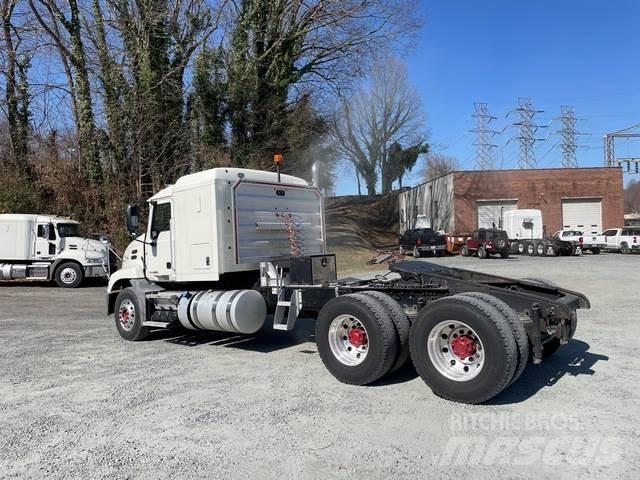 Mack CXU613 Cavalos Mecânicos