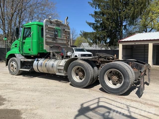 Mack CXU613 Cavalos Mecânicos