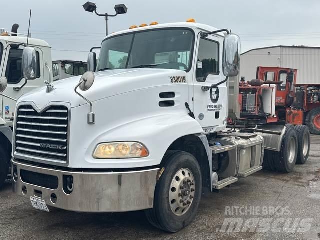 Mack CXU613 Cavalos Mecânicos