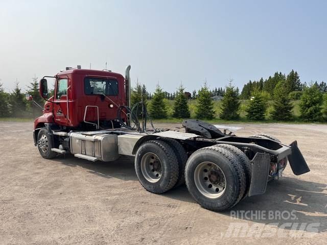 Mack CXU613 Cavalos Mecânicos