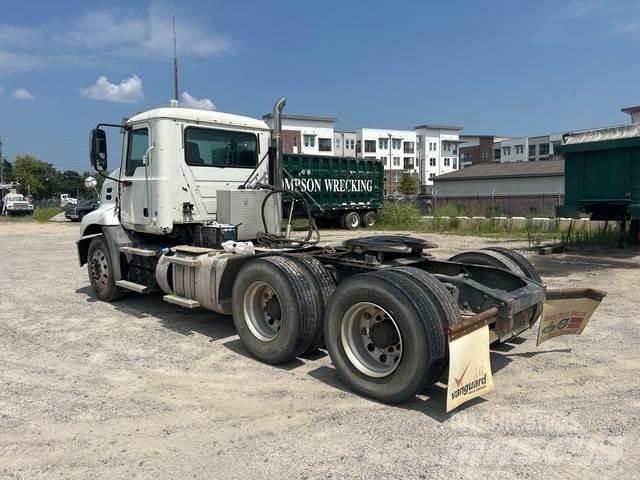 Mack CXU613 Cavalos Mecânicos