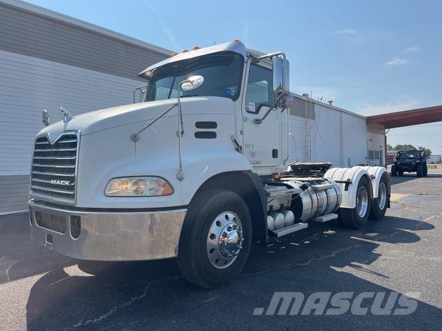 Mack CXU613 Cavalos Mecânicos