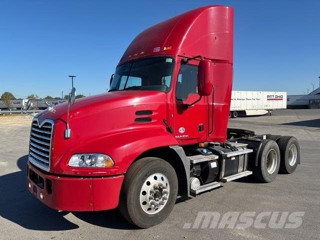 Mack CXU613 Cavalos Mecânicos