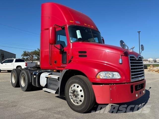 Mack CXU613 Cavalos Mecânicos