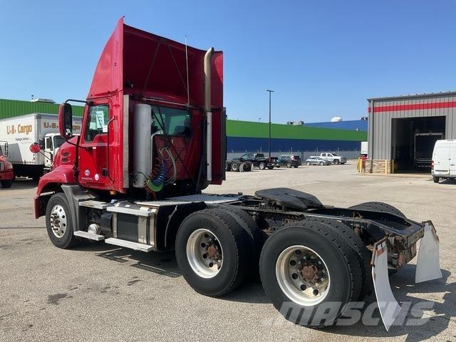 Mack CXU613 Cavalos Mecânicos