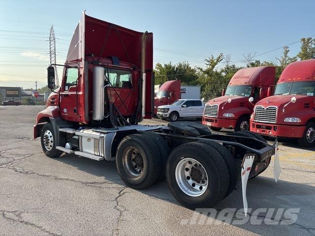Mack CXU613 Cavalos Mecânicos