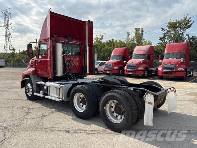 Mack CXU613 Cavalos Mecânicos