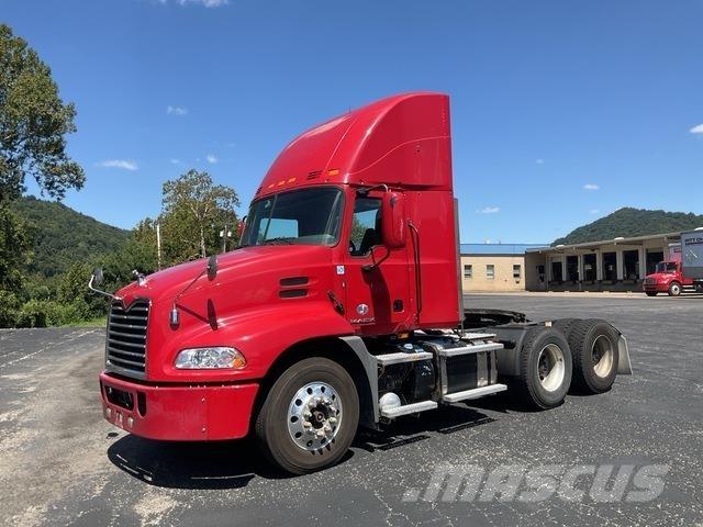 Mack CXU613 Cavalos Mecânicos