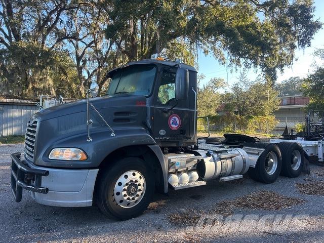 Mack CXU613 Cavalos Mecânicos