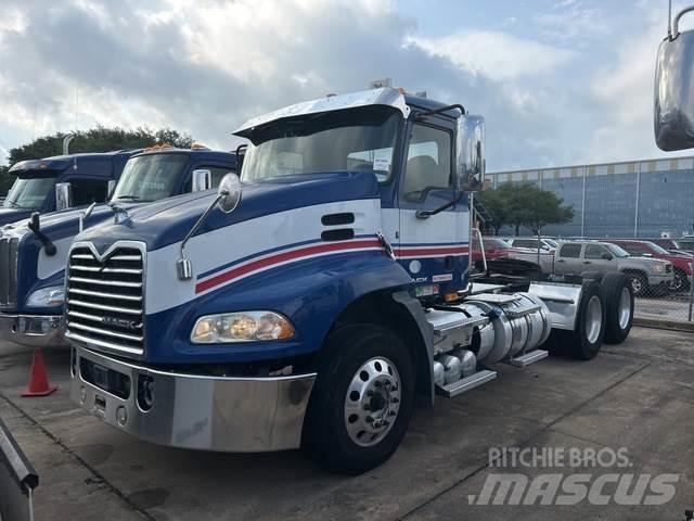 Mack CXU613T Cavalos Mecânicos