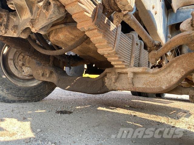 Mack DM686S Camiões basculantes