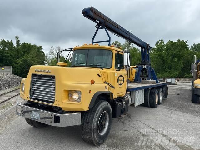 Mack DM688S Outros Camiões