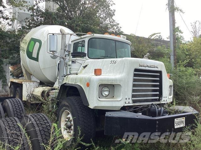 Mack DM690S Outros Camiões