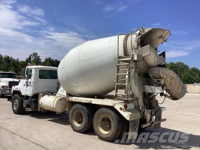 Mack DM690S Outros Camiões