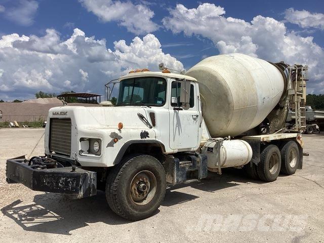 Mack DM690S Outros Camiões