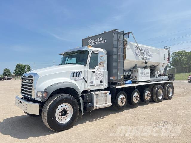 Mack GR64F Caminhões de betonagem