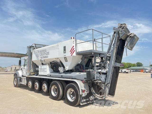Mack GR64F Caminhões de betonagem