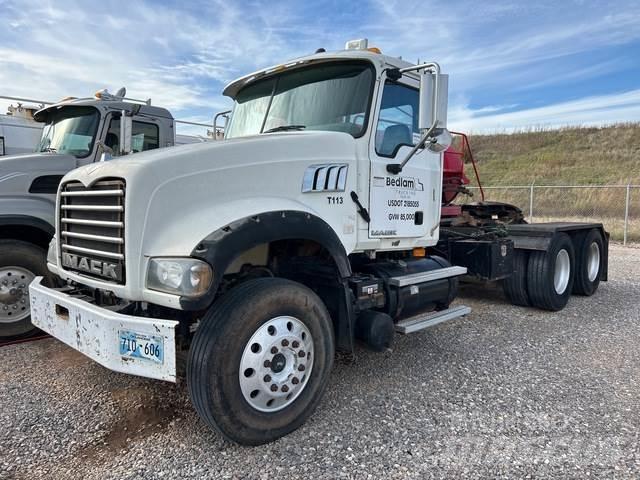 Mack GU713 Cavalos Mecânicos