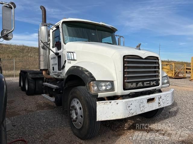 Mack GU713 Cavalos Mecânicos