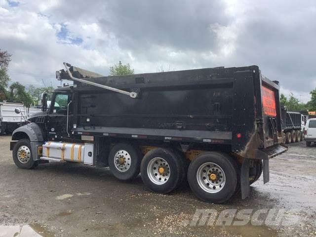 Mack GU713 Camiões basculantes