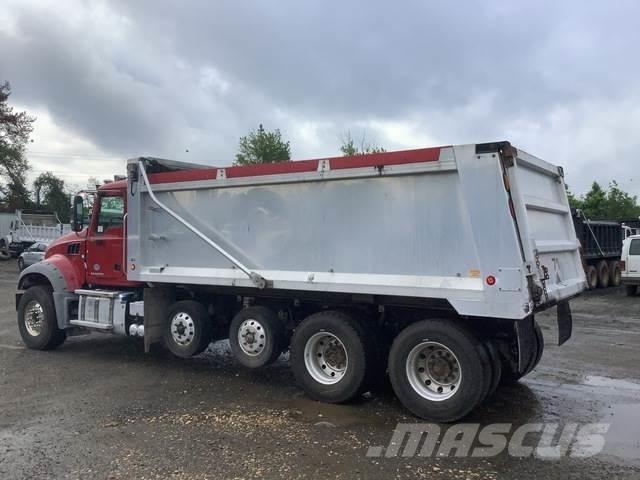 Mack GU713 Camiões basculantes