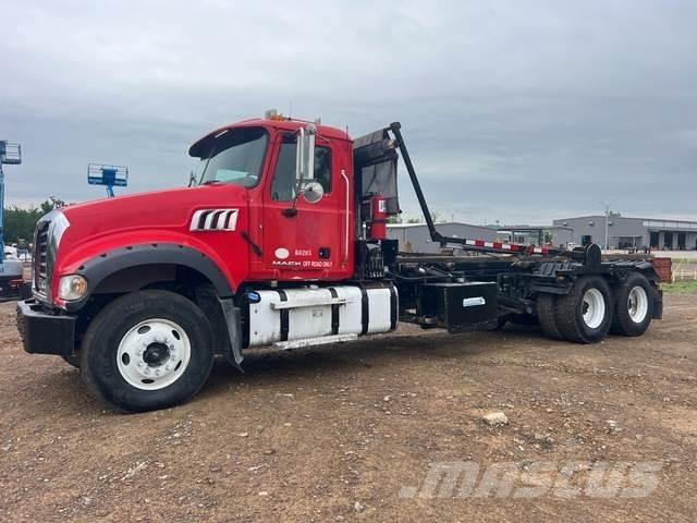 Mack GU713 Camiões multibenne