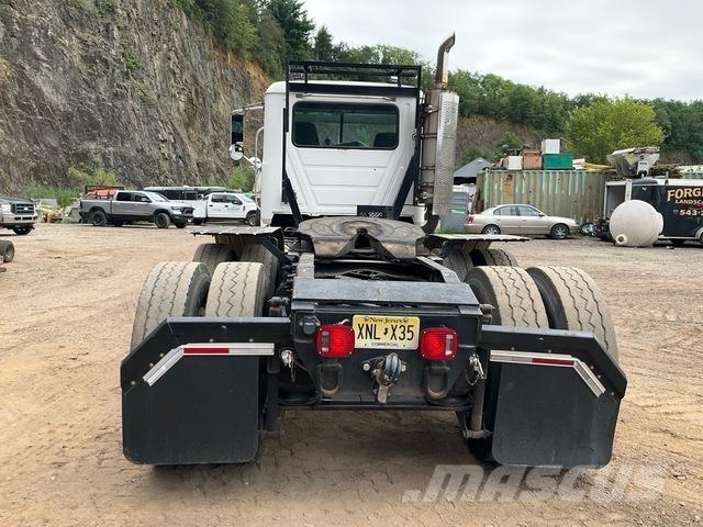 Mack GU713 Cavalos Mecânicos