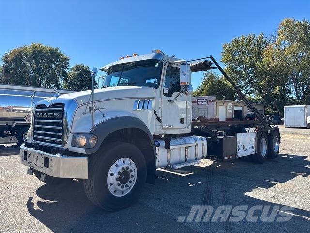 Mack GU713 Camiões multibenne