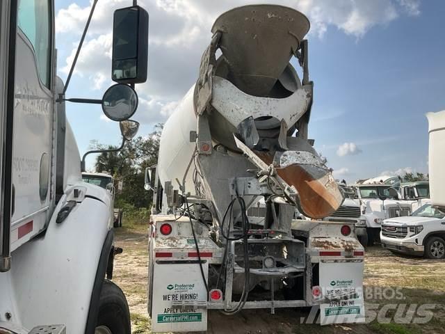 Mack GU813 Outros Camiões
