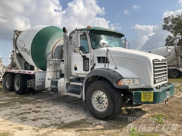 Mack GU813 Outros Camiões