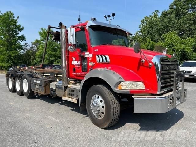 Mack GU813 Camiões multibenne