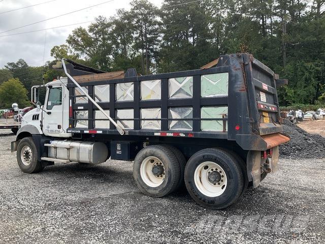 Mack GU813 Camiões basculantes