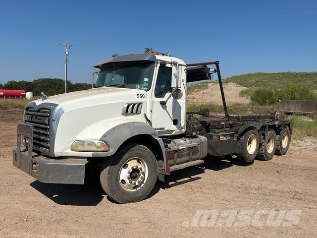 Mack GU813 Camiões multibenne