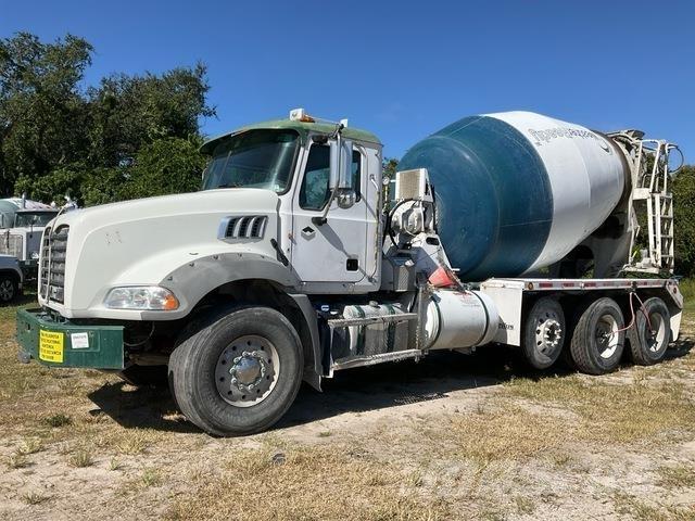Mack GU813 Outros Camiões