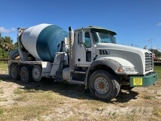 Mack GU813 Outros Camiões