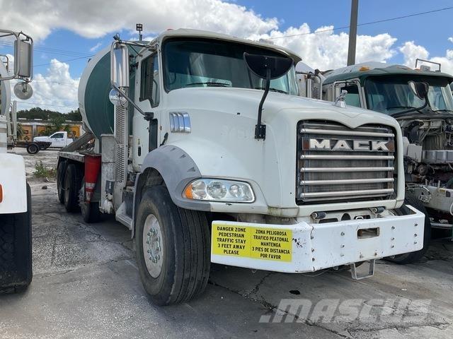 Mack GU813 Outros Camiões