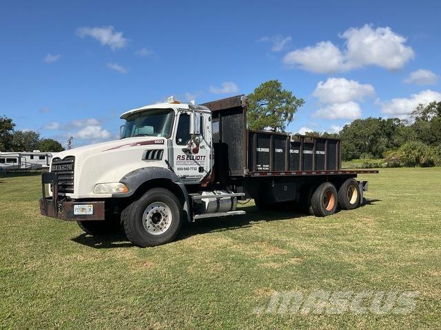 Mack GU813 Camiões basculantes