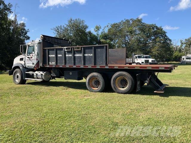 Mack GU813 Camiões basculantes