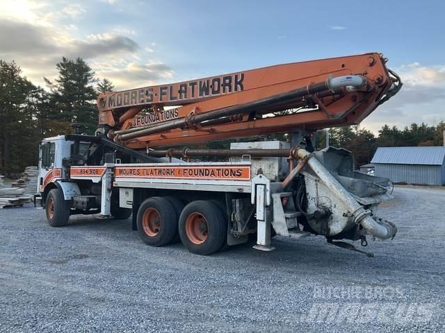 Mack MR688S Bombas de betonagem