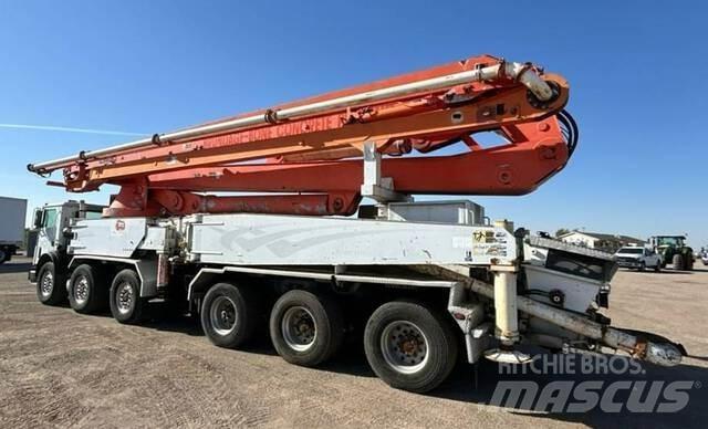 Mack MR688S Bombas de betonagem