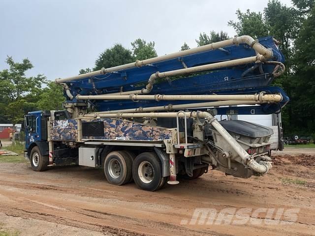 Mack MRU613 Bombas de betonagem